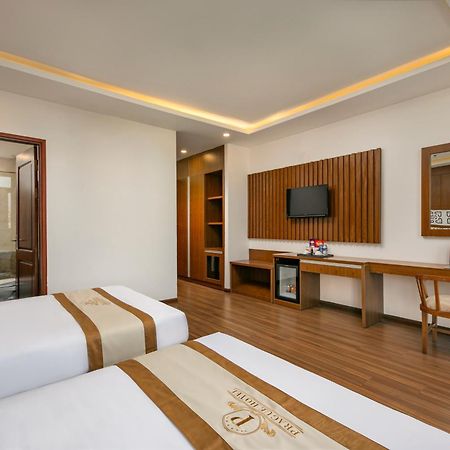Prague Da Nang Beach Hotel Екстериор снимка