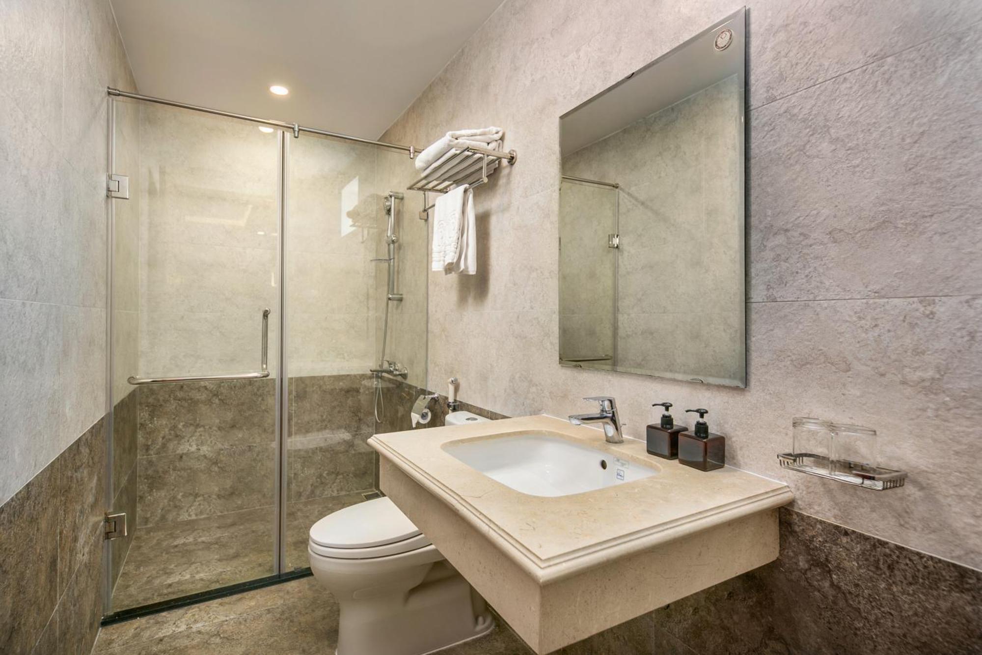 Prague Da Nang Beach Hotel Екстериор снимка